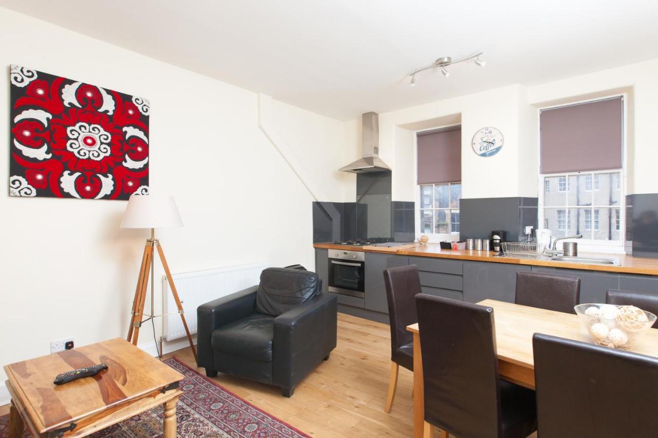 Cozy Apartment Beside Edinburgh Castle!!! Extérieur photo