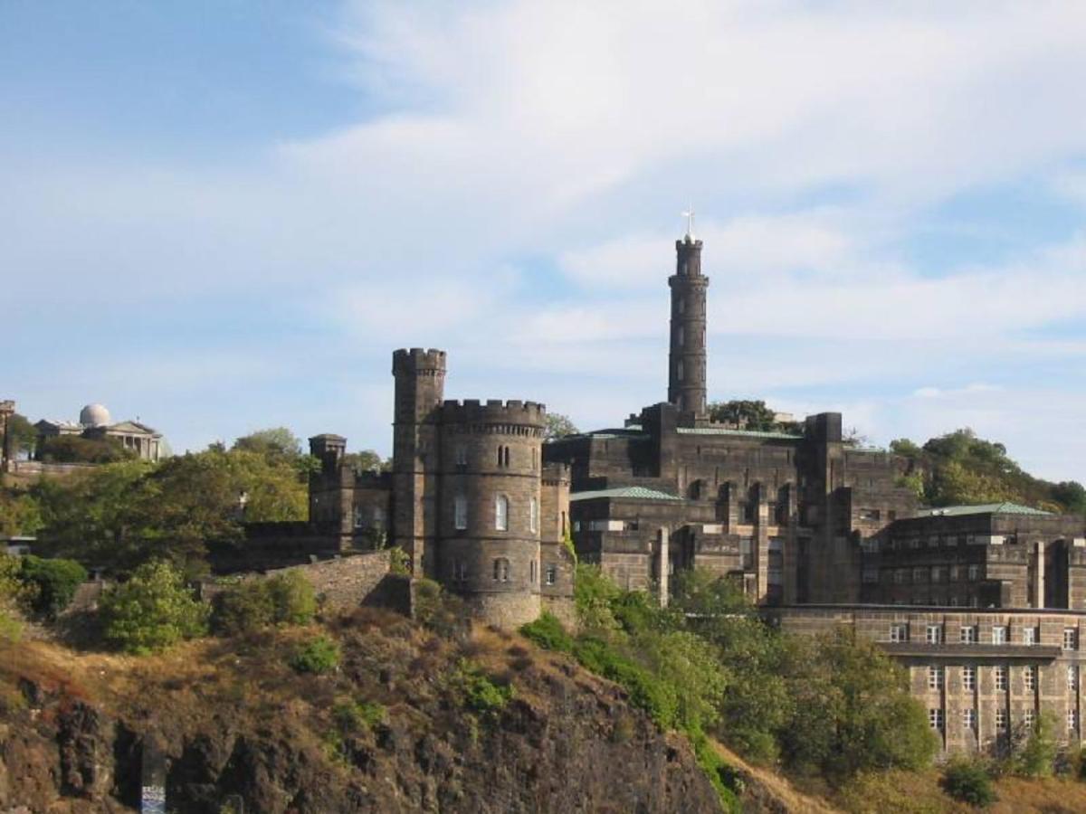 Cozy Apartment Beside Edinburgh Castle!!! Extérieur photo