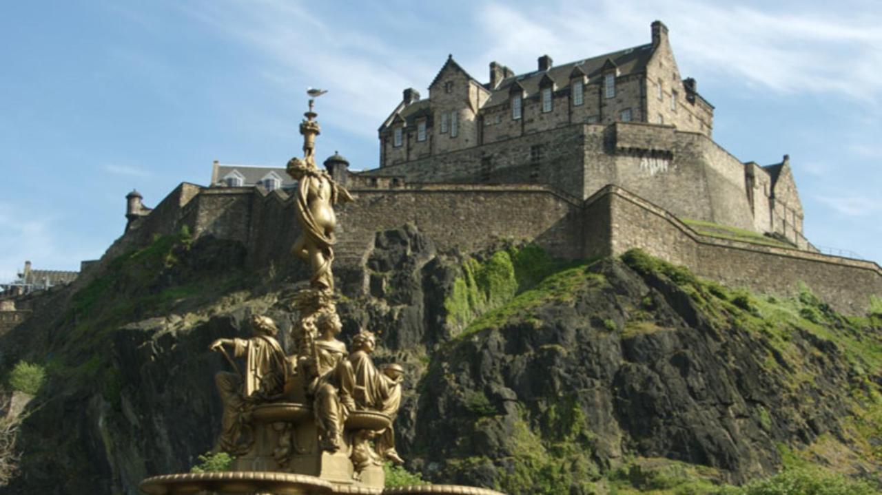 Cozy Apartment Beside Edinburgh Castle!!! Extérieur photo