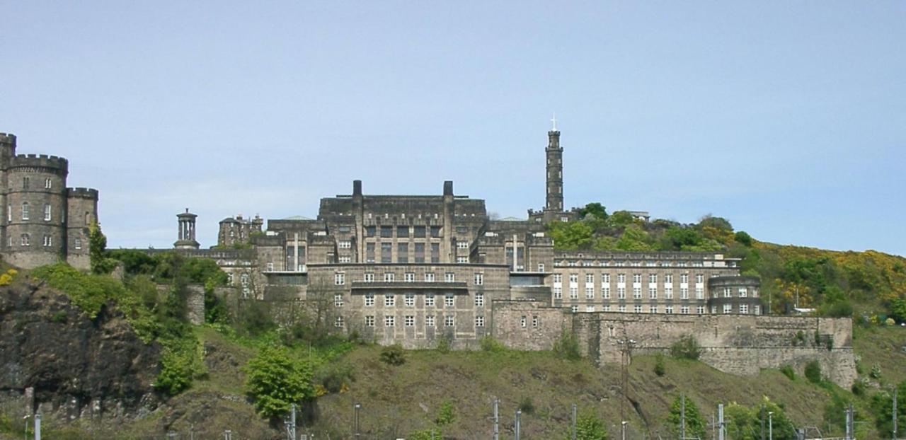 Cozy Apartment Beside Edinburgh Castle!!! Extérieur photo