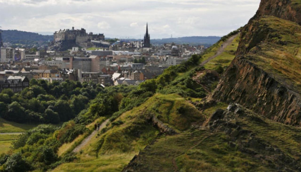 Cozy Apartment Beside Edinburgh Castle!!! Extérieur photo