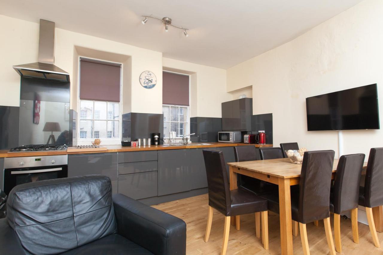 Cozy Apartment Beside Edinburgh Castle!!! Extérieur photo